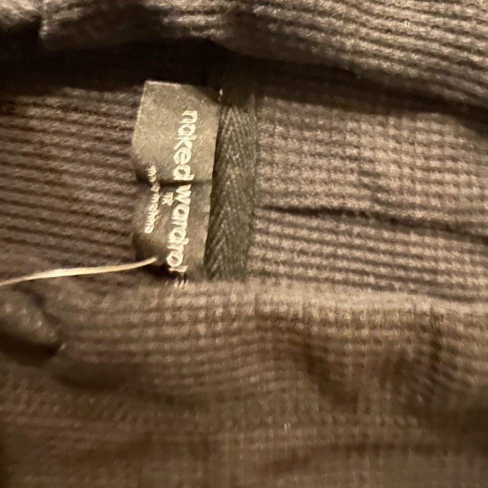 Naked wardrobe size 1X long sleeve crop black -no longer has tags! - Picture 4 of 4